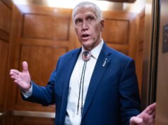 Os críticos do Partido Republicano no Senado dizem que Noem ‘precisa ir’ em meio às consequências dos tiroteios em Minneapolis