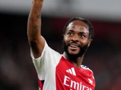 Chelsea anuncia saída de Sterling