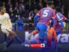 ‘O que ele deveria fazer?’ – Carra questiona pênalti contra Canvot do Palace