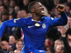 Caicedo supera o Chelsea de Rosenior, vence Pafos e fica entre os oito primeiros do CL