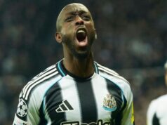 Newcastle aumenta esperanças nos oitavos-de-final ao vencer o PSV