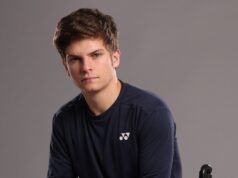 Slade espera inspirar outros homens gays após uma resposta positiva ao se assumirem