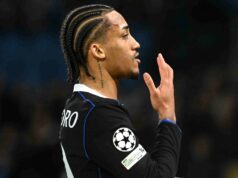 A magia de João Pedro leva o Chelsea às oitavas de ultimate com vitória do Napoli