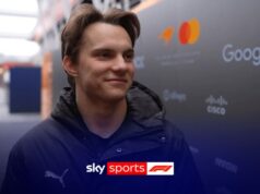 McLaren sofre problemas técnicos quando Aston Martin finalmente estreia novo carro