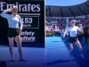 Estrela do tênis vaia a multidão do Aberto da Austrália DANÇANDO na frente deles!