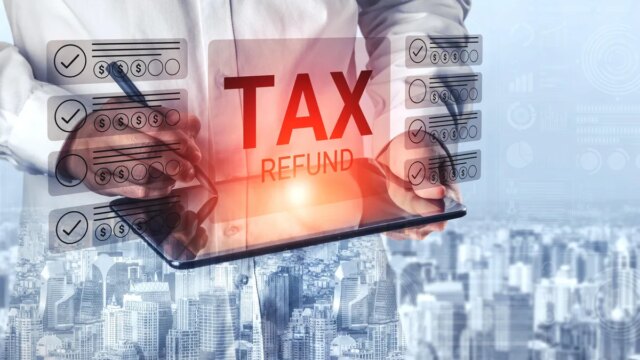 tax-refund-gettyimages-2257310336.jpg