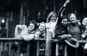 Uma viagem de espeleologia se torna mortal neste filme de terror indie claustrofóbico