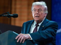 Trump abre processo de US$ 10 bilhões contra o IRS por suposto vazamento de declarações de impostos para grandes meios de comunicação