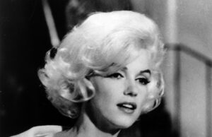 Dois novos romances aproveitam o 100º aniversário do nascimento de Marilyn Monroe – um é brilhante, o outro um fracasso
