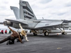 Militares dos EUA alertam o Irã que não tolerará quaisquer ações “inseguras” antes dos exercícios de fogo actual no Estreito de Ormuz