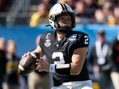 Estrela do futebol universitário descarta preocupações com altura antes do Senior Bowl