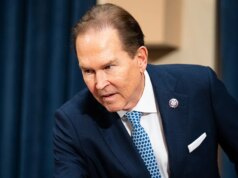 O representante do Partido Republicano da Flórida, Vern Buchanan, se aposentará, aumentando a onda de saídas da Câmara