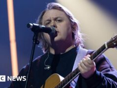 Sting e Lewis Capaldi surpreendem em present beneficente