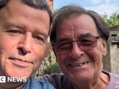 ‘Conhecer meu pai foi um D: Ream’ – a busca de 50 anos da estrela pop por seu pai biológico