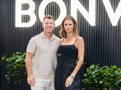 David e Candice Warner desfrutam de um raro encontro noturno no Aberto da Austrália depois que o WAG compartilhou notícias importantes sobre sua carreira
