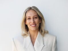 Phoebe Burgess revela que ainda mora na fazenda de sua família seis anos após sua separação do astro do NRL Sam