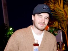 Brooklyn Beckham cobre os braços enquanto promove sua linha de molhos picantes em um pageant gastronômico – depois de ser flagrado usando um relógio de £ 220 mil presenteado por seu pai David