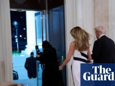 Melania cai 67% nas bilheterias dos EUA enquanto Rotten Tomatoes defende recordes de audiência