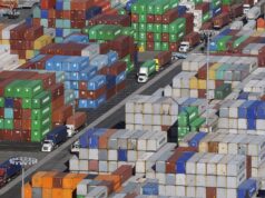 O PIB dos EUA no quarto trimestre cresceu apenas 1,4%, falhando gravemente na estimativa; inflação firma em 3%