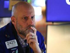 Os rendimentos do Tesouro caem à medida que os investidores aguardam dados mais atrasados