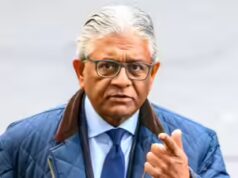 Dono de restaurante de origem indiana é flagrado adicionando bebida de mulher em clube do Reino Unido; funcionários trocam copos antes de chamar a polícia