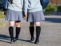 Não há mais saias? Escolas do Reino Unido mudam para calças unissex após reclamações públicas e verificações de comprimento