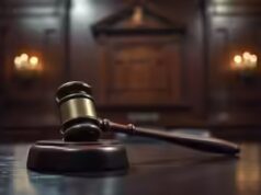 Ex-professor francês acusado de abuso de 89 menores: promotores revelam crimes em 10 países