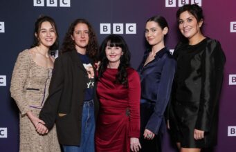 ‘Não consigo descrever a emoção’: Marian Keyes na adaptação para TV de The Walsh Sisters