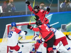 Canadá ultrapassa a República Tcheca no hóquei feminino, mas perde Poulin devido a lesão