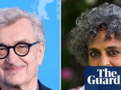 Pageant de cinema de Berlim defende Wim Wenders depois que Arundhati Roy atacou comentários ‘de cair o queixo’