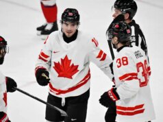 Nick Suzuki no centro de um trio defensivo: veja os trios do Canadá no treinamento do mardi matin na previsão dos quartos de closing