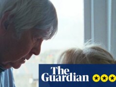 Crítica Queen at Sea – drama de demência extremamente triste oferece um retrato surpreendente de intimidade