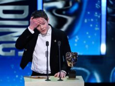 A estrela de I Swear, Robert Aramayo, começa a chorar depois da ‘maior virada de todos os tempos’ no Bafta Movie Awards 2026