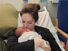 Isabel Hodgins, de Emmerdale, compartilha novas fotos do bebê enquanto brinca que está ‘perdoado’ o marido após o drama do parto