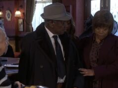 Os fãs de EastEnders dizem a mesma coisa que o personagem desaparecido retorna após meses longe