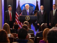 Trump anuncia nova tarifa international de 10% sobre parceiros comerciais dos EUA | AO VIVO