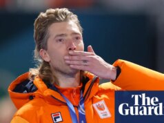 Jorrit Bergsma vence largada em massa para continuar as Olimpíadas de Inverno de ouro para pessoas de 40 e poucos anos