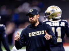 Relatórios: Raiders vão contratar Klint Kubiak após o Tremendous Bowl LX