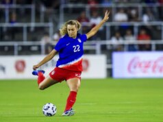 Summit assina Eva Gaetino do Paris Saint-Germain