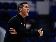 Força Aérea e técnico suspenso Joe Scott se separam