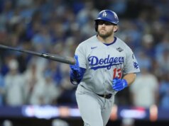 Max Muncy, dos Dodgers, concorda em negociar, Enrique Hernandez de volta