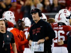 Jets nomeiam Frank Reich como coordenador ofensivo