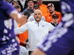 Kansas State demite técnico Jerome Tang