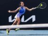 Resumo WTA: Alexandra Eala salva match level na vitória em Abu Dhabi