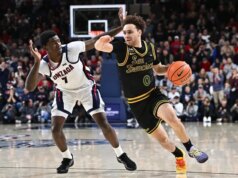 São Francisco empolgado com a revanche contra o No. 11 Gonzaga na area dos Warriors