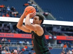 John Camden (26 pontos, melhor da temporada), Cal vence Miami