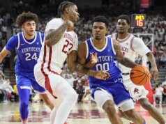 Kentucky perde grande vantagem e se recupera para vencer o 15º lugar do Arkansas
