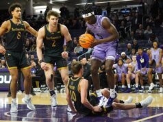 Washington supera Northwestern com pontuação e defesa equilibradas