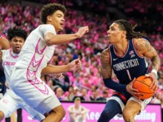 Nº 2 da UConn bate Creighton e estende sequência de vitórias para 17