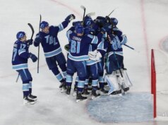 Relâmpago traz retorno histórico no jogo Stadium Collection contra Bruins